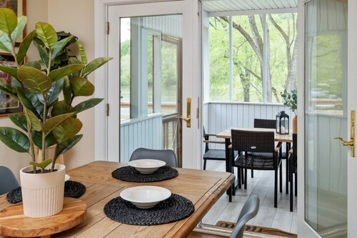 Magical Riverfront Retreat in Luray – Cozy Getaway with Stunning Views!