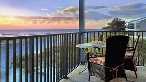 Outdoor dining - GULF BEACH Directly in Front w/ Heated Pool, FREE WiFi & Trolley, Great Sunsets! (Holmes Beach)