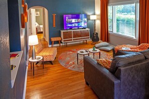 智能电视、电子游戏、桌上足球、书