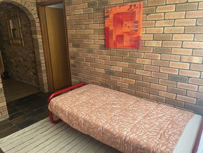 Spa - Town Beach Short Stay on Ormsby Terrace                   Beach across the Road. (Mandurah)