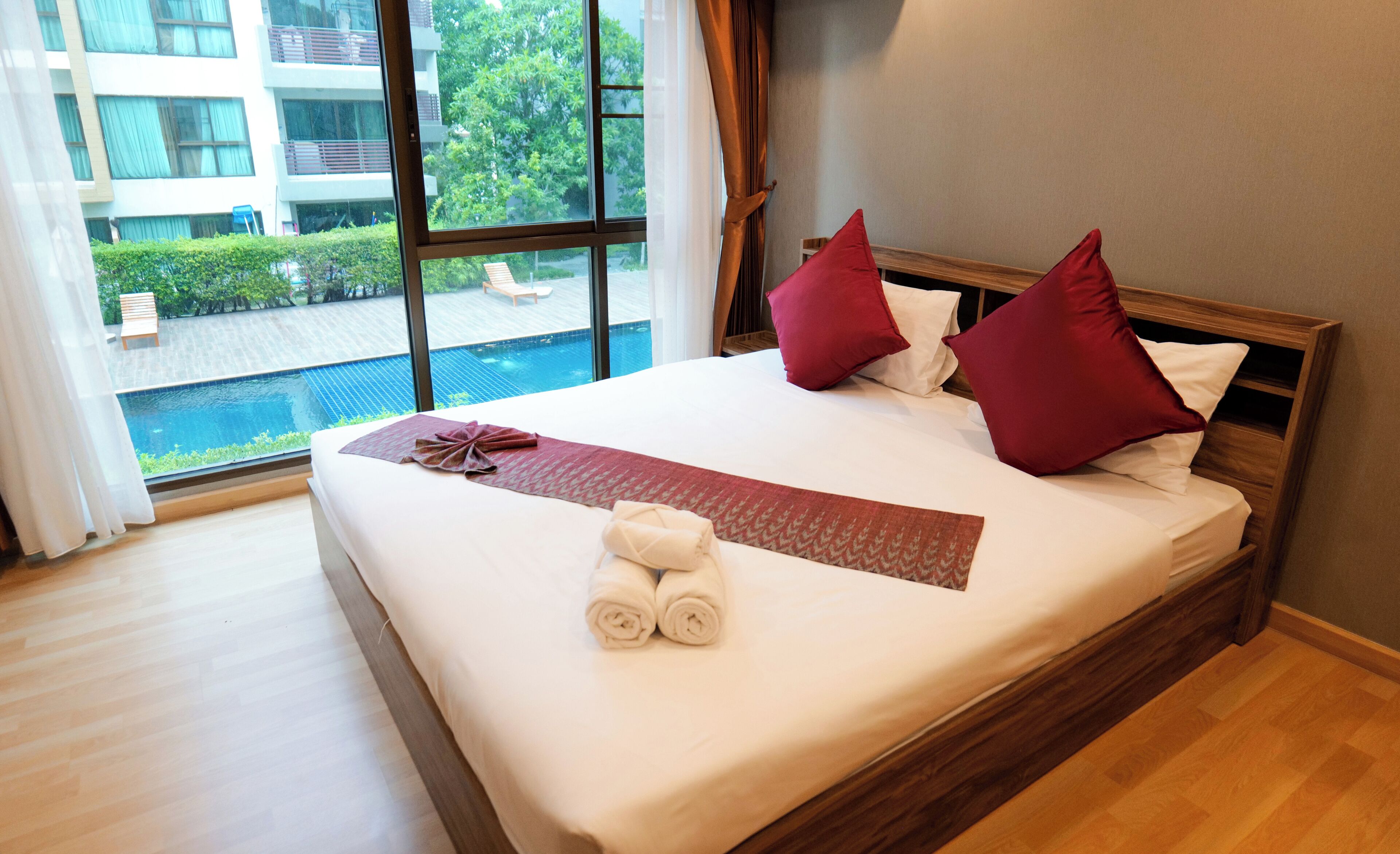 Deluxe Room | Bar mini percuma, peti besi dalam bilik, meja 