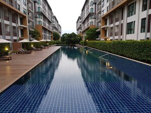 Seasonal outdoor pool, open 7:00 AM to 8:00 AM, sun loungers - The Aiyara (Bang Pa-in)