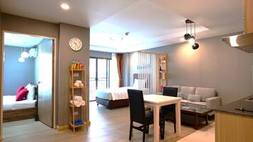 Luxury Room | Free minibar, in-room safe, desk, blackout curtains