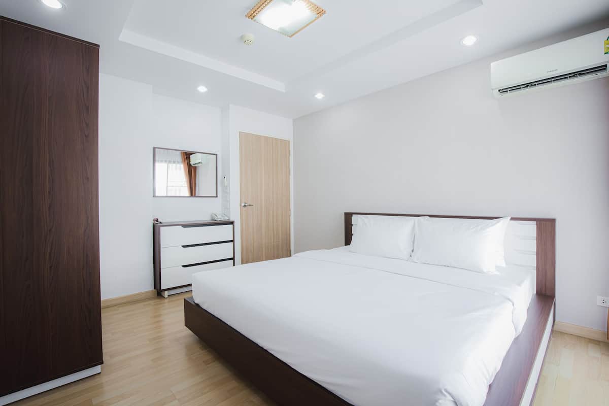 Habitación superior | Artículos del minibar gratis y caja de seguridad en la habitación