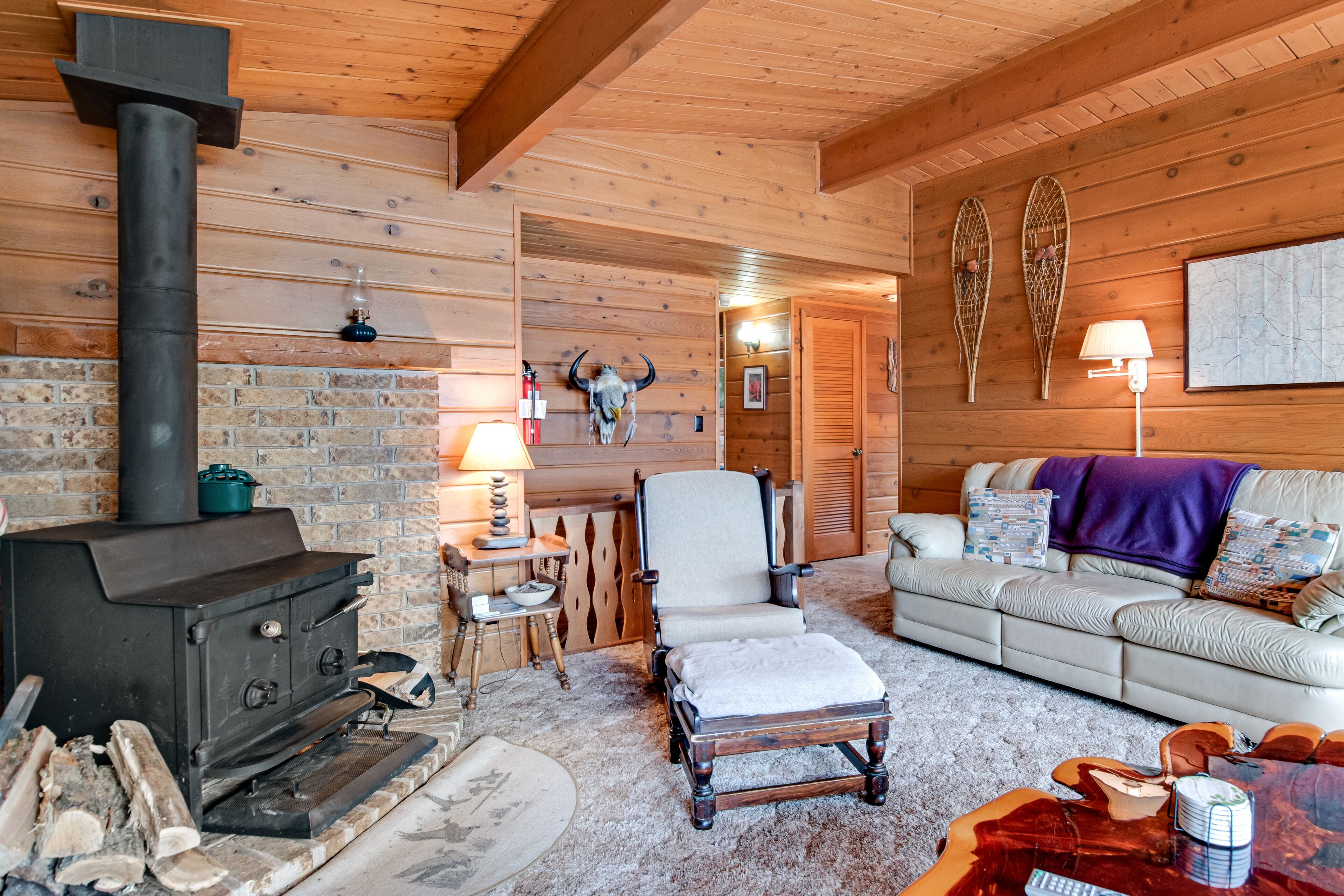 Cozy lakefront cabin in the heart of Wisconsin's Northwoods with canoe & kayak