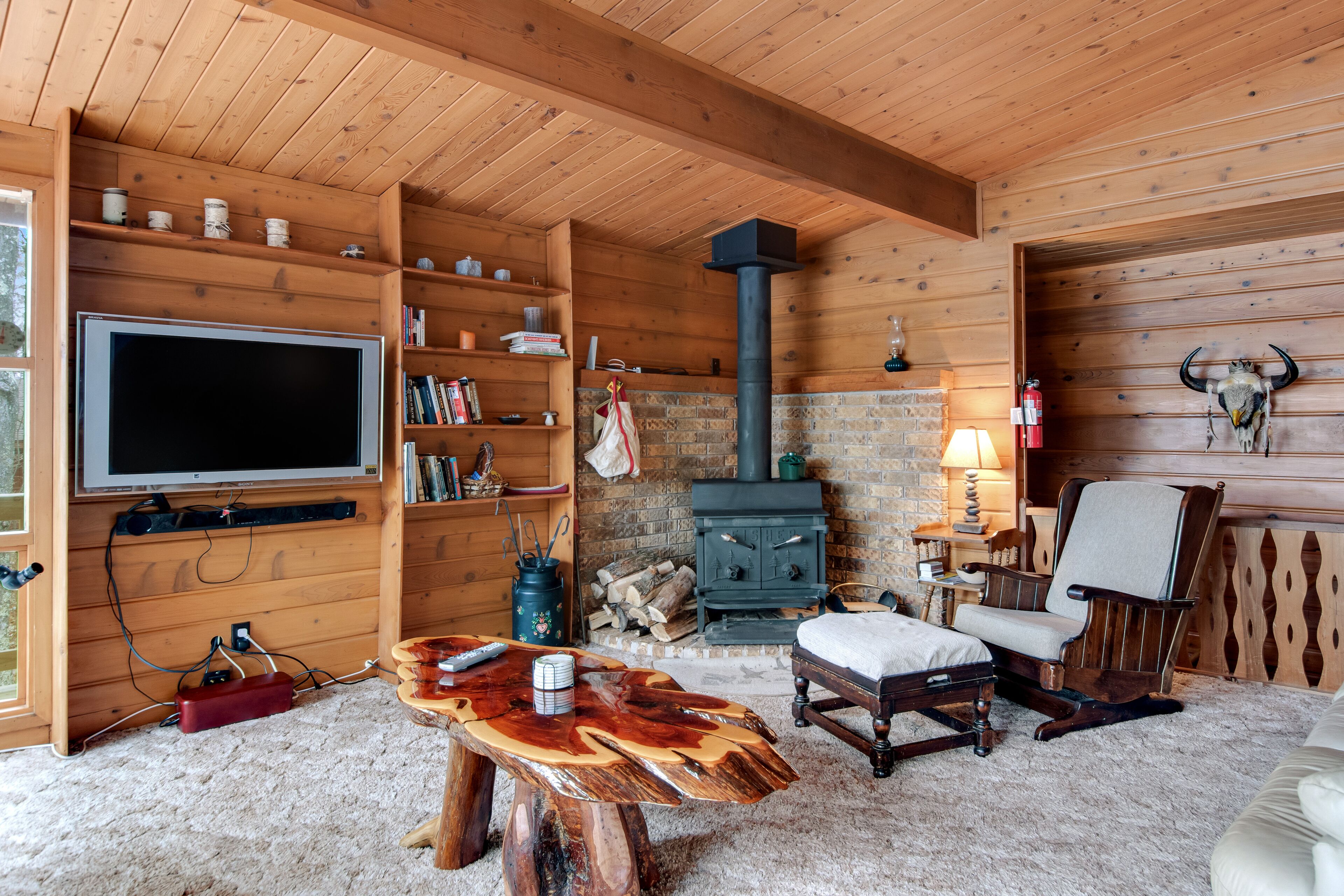 Cozy lakefront cabin in the heart of Wisconsin's Northwoods with canoe & kayak
