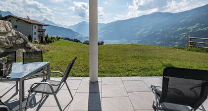 "Ferienwohnung am MĂŒhlbachl" with Mountain View, Private Terrace & Wi-Fi
