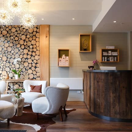 Couples treatment rooms, body treatments, hydrotherapy, body scrubs