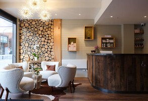 Couples treatment rooms, body treatments, hydrotherapy, body scrubs