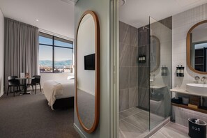 Bathroom - Sudima Queenstown Five Mile (Queenstown)