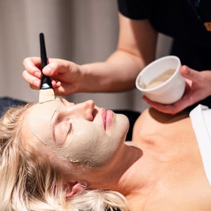 Couples treatment rooms, body treatments, hydrotherapy, body scrubs