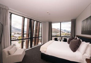 Habitación (Remarkables View King) | Ropa de cama de alta calidad y caja de seguridad en la habitación 