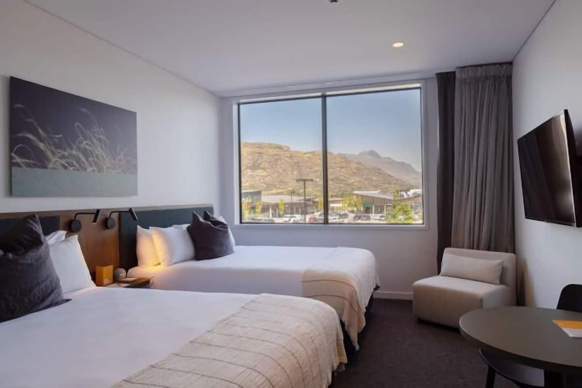 Premium bedding, in-room safe, desk, soundproofing