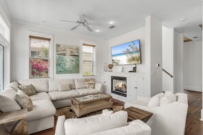 Smart TV, books, stereo