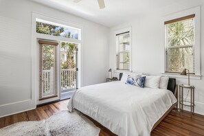 5 chambres, fer et planche à repasser, lit de bébé portatif