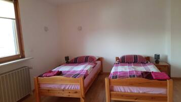 2 bedrooms, WiFi, bed sheets