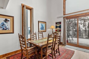 Dining - True Hike/Bike In/Out w/Slope Views-Heated Pool-HotTub-Gym-GRILL-W/D in Unit-Decks-Just Remodeled (Steamboat Springs)