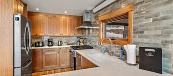 Just Remodeled! Hike/Bike In/Out w/Slope Views-Heated Pool-HotTub-Gym-Tennis-Grill-W/D in Unit-Decks