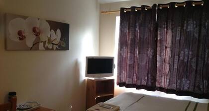 Double Room private shower room - deg-yr