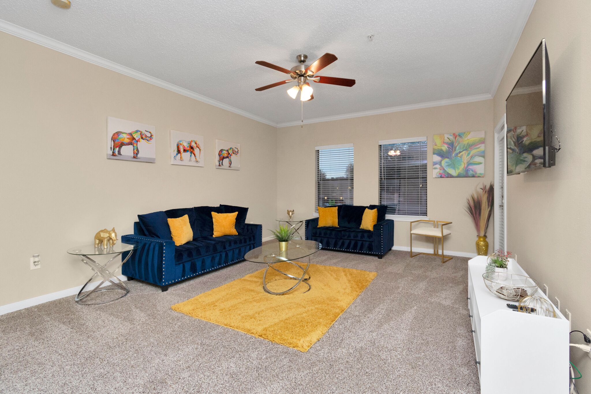 Vibrant Oasis Luxury Suite just minutes away from NRG Stadium !