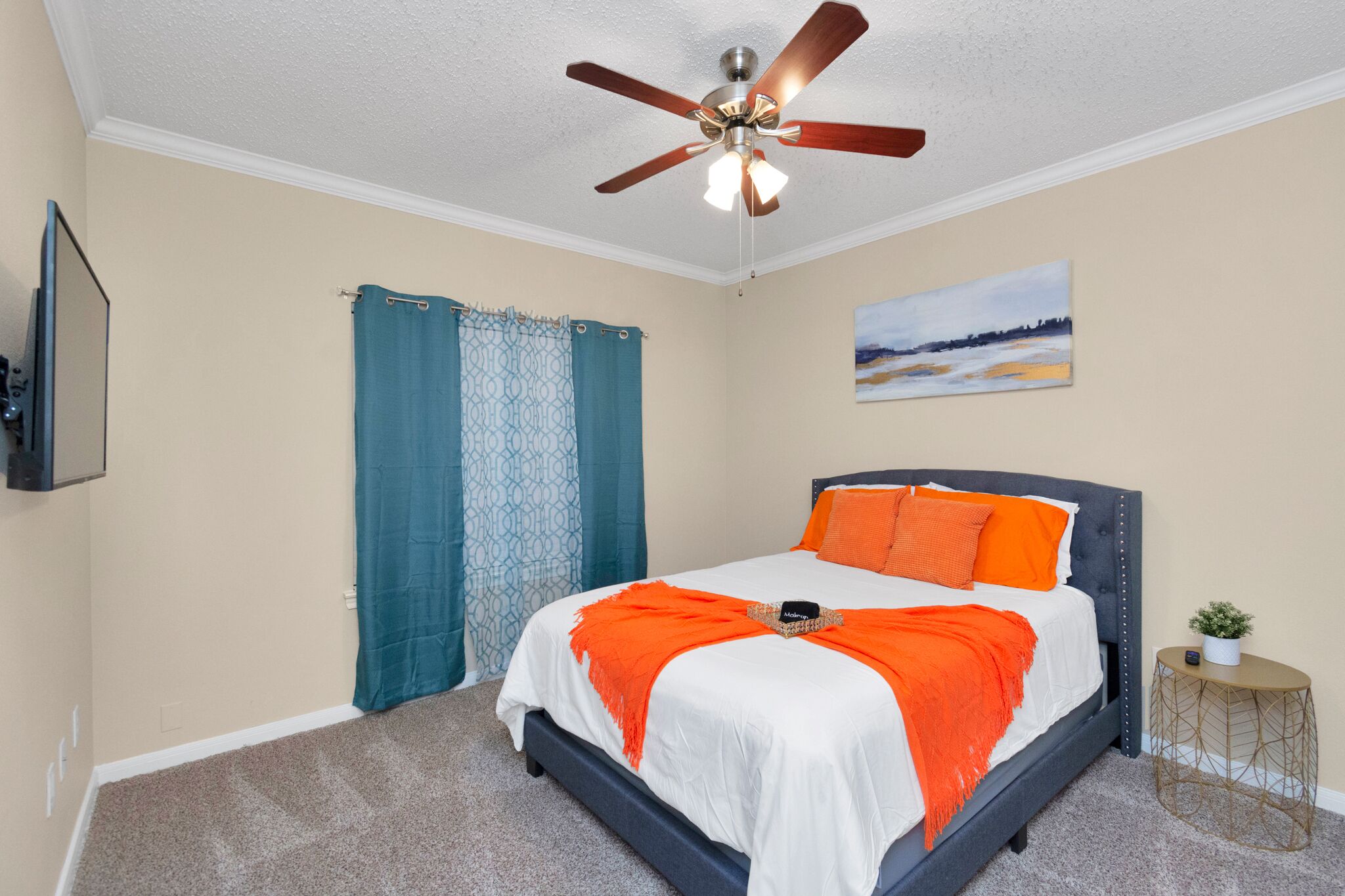 Vibrant Oasis Luxury Suite just minutes away from NRG Stadium !