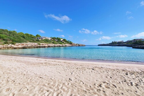 Apartment Posidonia close to the Sea with Wi-Fi & Balcony