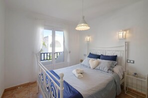 2 bedrooms, iron/ironing board, free WiFi, bed sheets - Apartment Posidonia close to the Sea with Wi-Fi & Balcony (Portocolom)