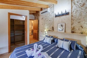 3 bedrooms, iron/ironing board, free WiFi, bed sheets - Holiday Home Fonoll with Mountain View, Pool, Wi-Fi, Terrace & Garden (Santa Margalida)