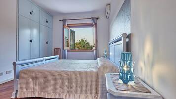 9 bedrooms, iron/ironing board, free WiFi, bed sheets