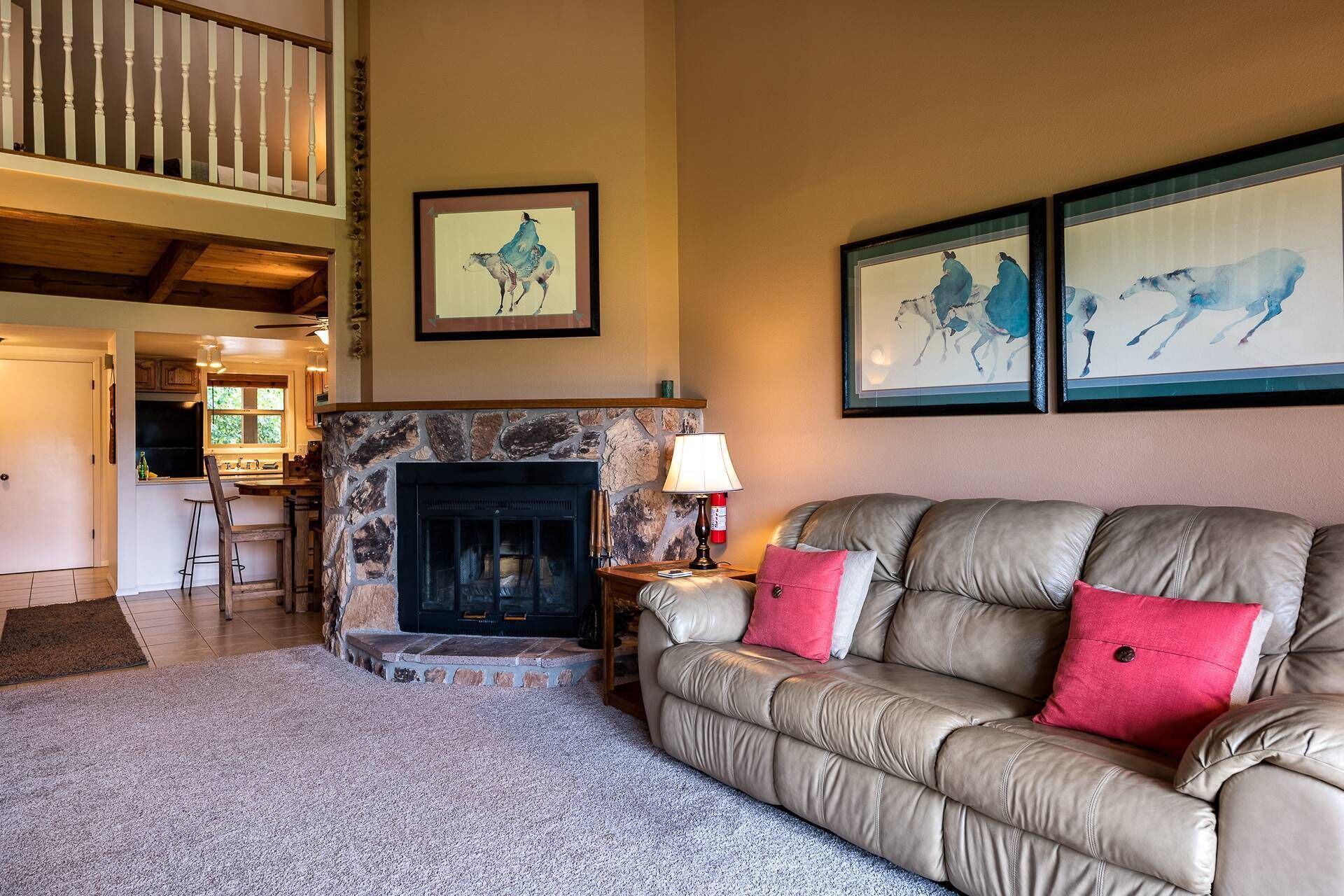 Thanksgiving!Cozy Condo-Beautiful Mountain View/Deck-Near Uptown Amenities/Wifi/Bike Path/Rec Center