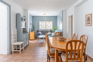 Interior - Holiday Home "Ana House" with Sea View, Wi-Fi & Terrace (CAN PASTILLA)