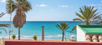 Holiday Home "Ana House" with Sea View, Wi-Fi & Terrace