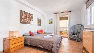 4 habitaciones, tabla de planchar con plancha y wifi gratis