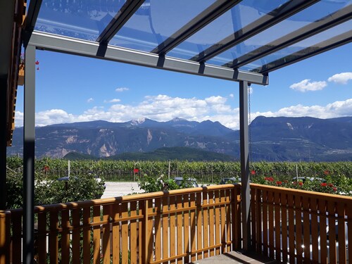 Apartment "Kristallhof Golden" with Mountain View, Garden & Terrace