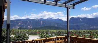 Appartement "Kristallhof Golden" avec vue sur la montagne, jardin et terrasse