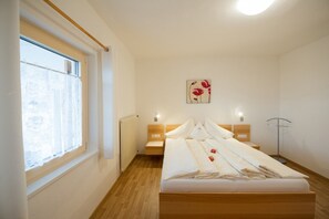 2 bedrooms, free WiFi, bed sheets