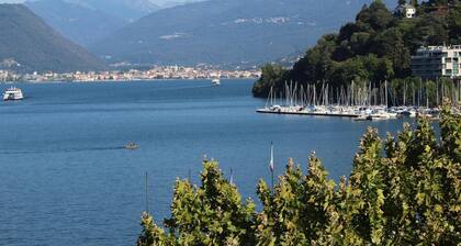 Apartment "Maison Vittoria Lago Maggiore" mit Seeblick, Terrasse und WLAN
