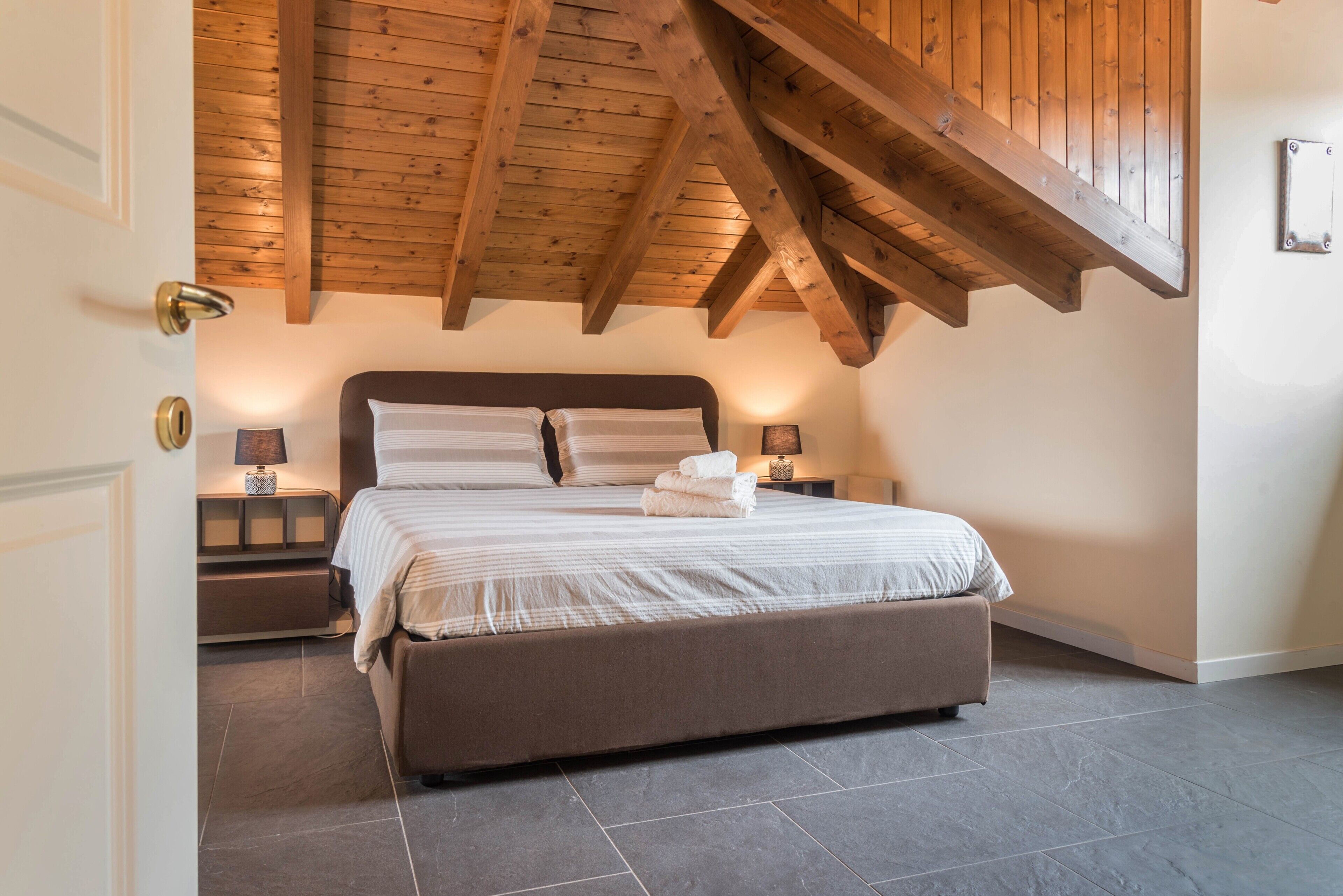 1 chambre, fer et planche à repasser, Wi-Fi gratuit, draps fournis