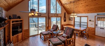 Ridgetop Lakeview - Bedroom Cabin on Lake Nantahala w/ Private Deck
