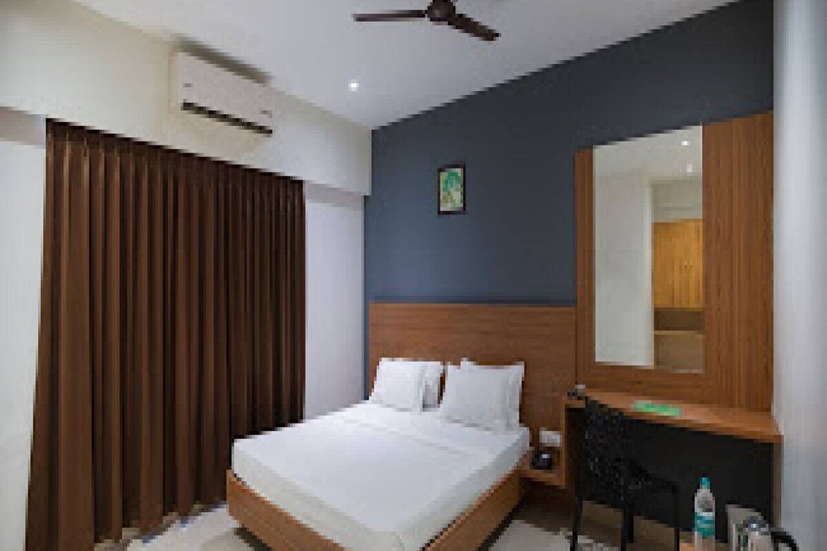 Executive Double Room | In-room safe, desk, laptop workspace, iron/ironing board (on request)