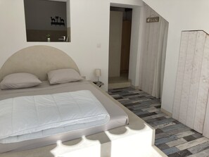 3 chambres, fer et planche à repasser, Wi-Fi gratuit, draps fournis