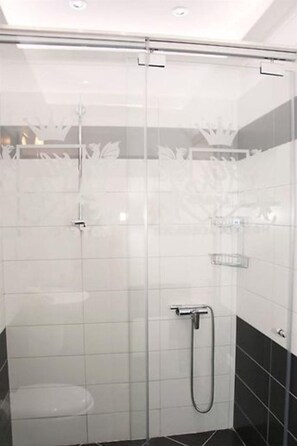 Bathroom - Relax Hotel (Tirana)