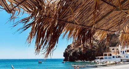 Boutique villa for 6 people, new build, sea view, close to the beach