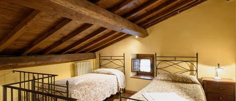 2 bedrooms, WiFi, bed sheets