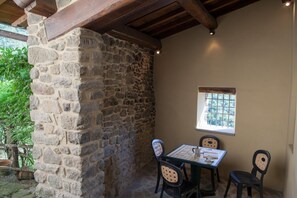 Outdoor dining - Borgo dei Corsi - LAMPO 1 Apartment (Raggiolo)