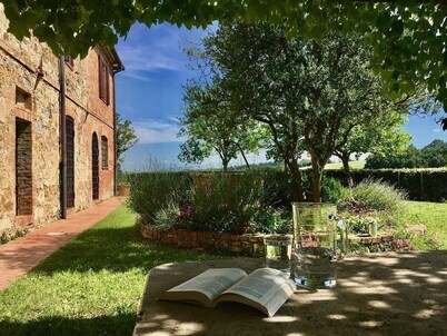 Beautiful farmhouse nestled in very sweet hills just a few minutes from Siena