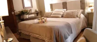 Cortona Shabby Chic House<br>(Independent & balcony)