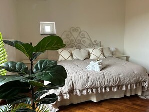 3 chambres, fer et planche à repasser, Wi-Fi, draps fournis