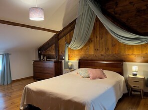 1 bedroom, iron/ironing board, travel crib, free WiFi