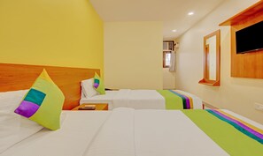 Deluxe Room | Desk, iron/ironing board, free WiFi